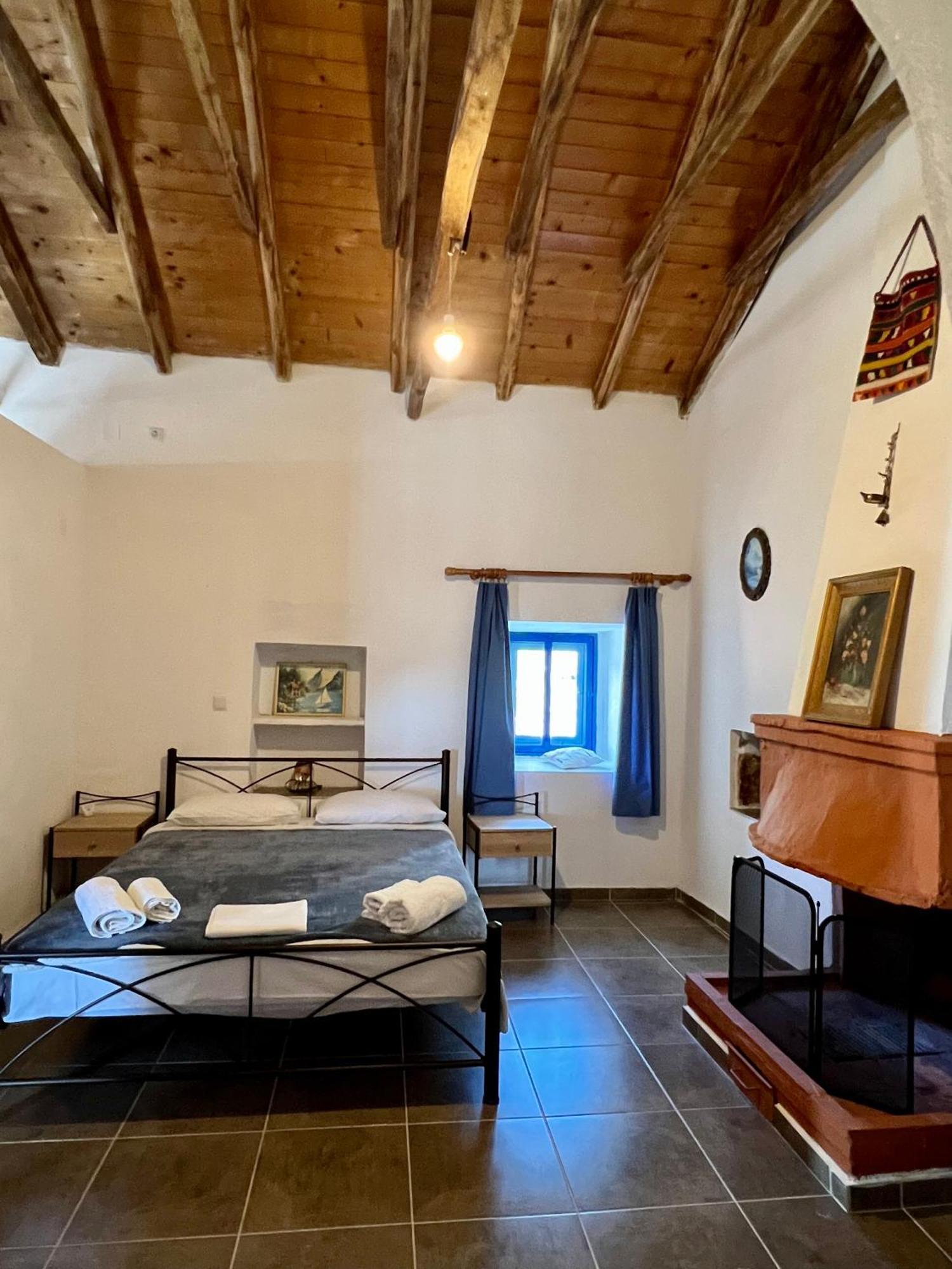 Politeika Traditional House Tirós Buitenkant foto
