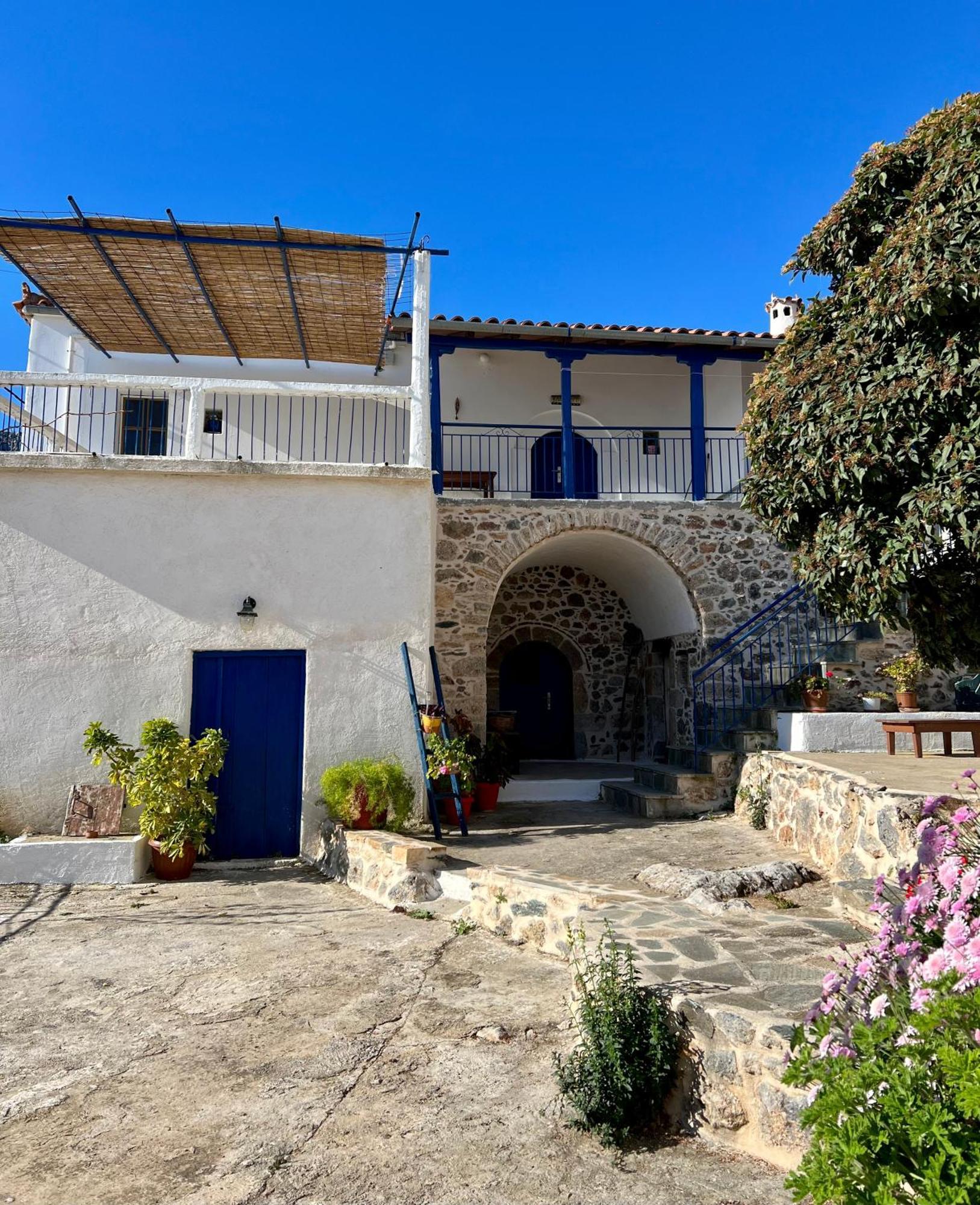Politeika Traditional House Tirós Buitenkant foto