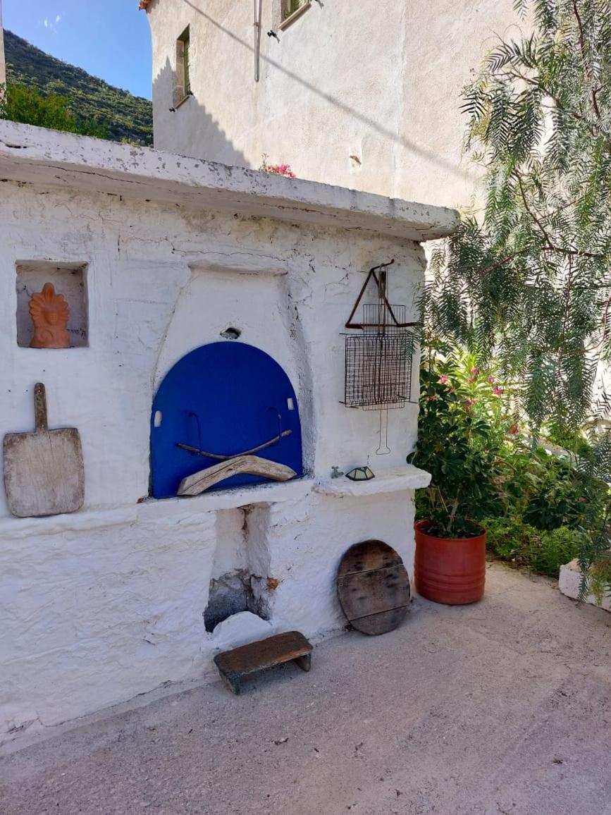 Politeika Traditional House Tirós Buitenkant foto